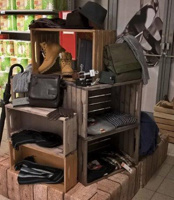 Textilní doplňky v GLOBUSU v bedýnkách SKYWANDER